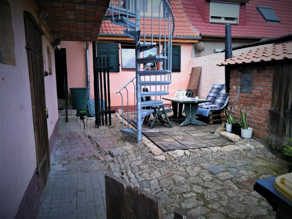 Familienfreundliches Ferienhaus Mit 3 Schlafzimmern Oldisleben ภายนอก รูปภาพ