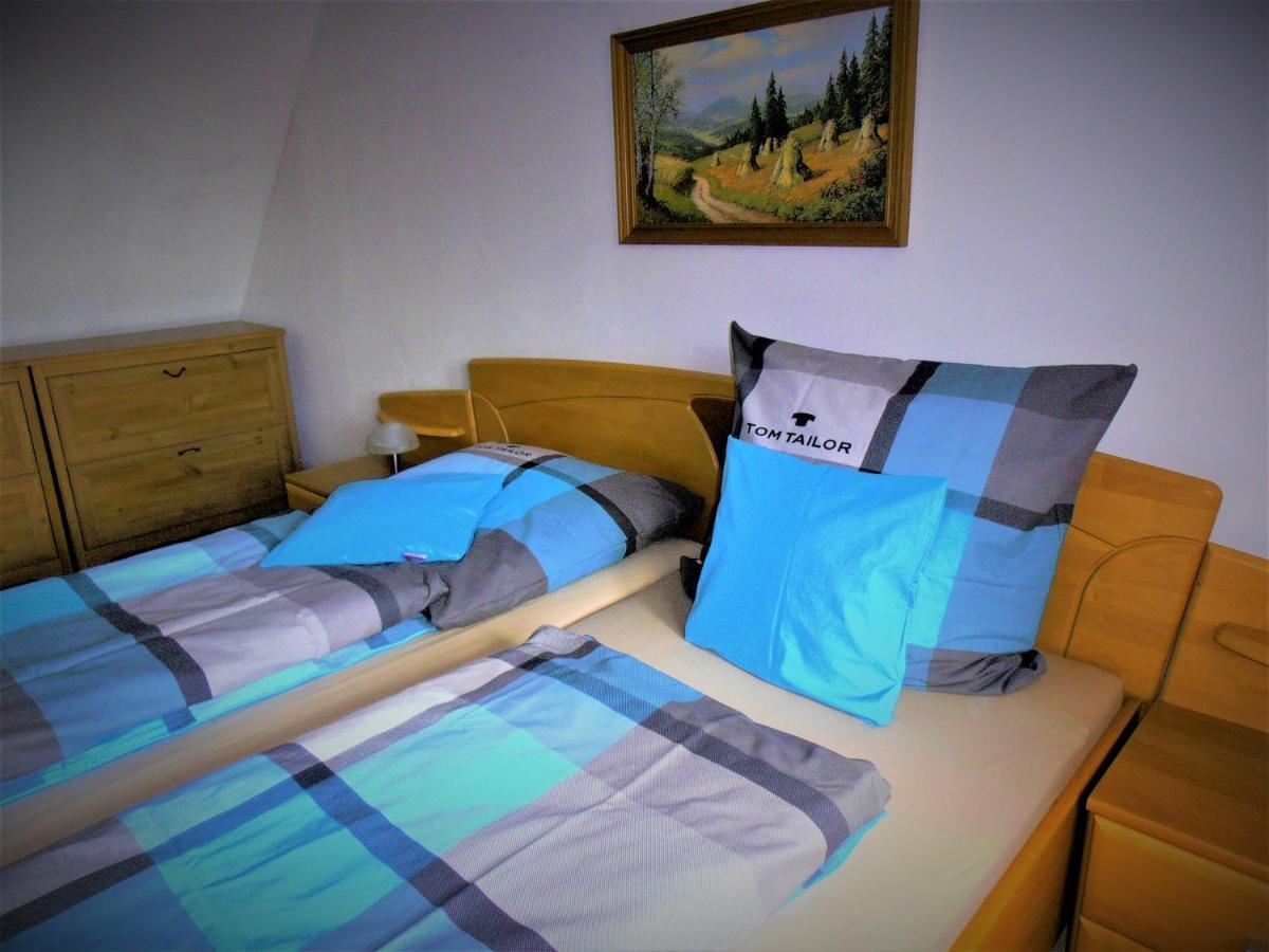 Familienfreundliches Ferienhaus Mit 3 Schlafzimmern Oldisleben ภายนอก รูปภาพ