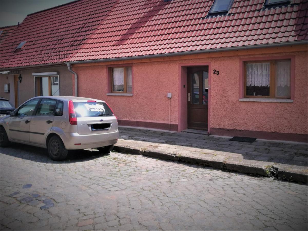 Familienfreundliches Ferienhaus Mit 3 Schlafzimmern Oldisleben ภายนอก รูปภาพ