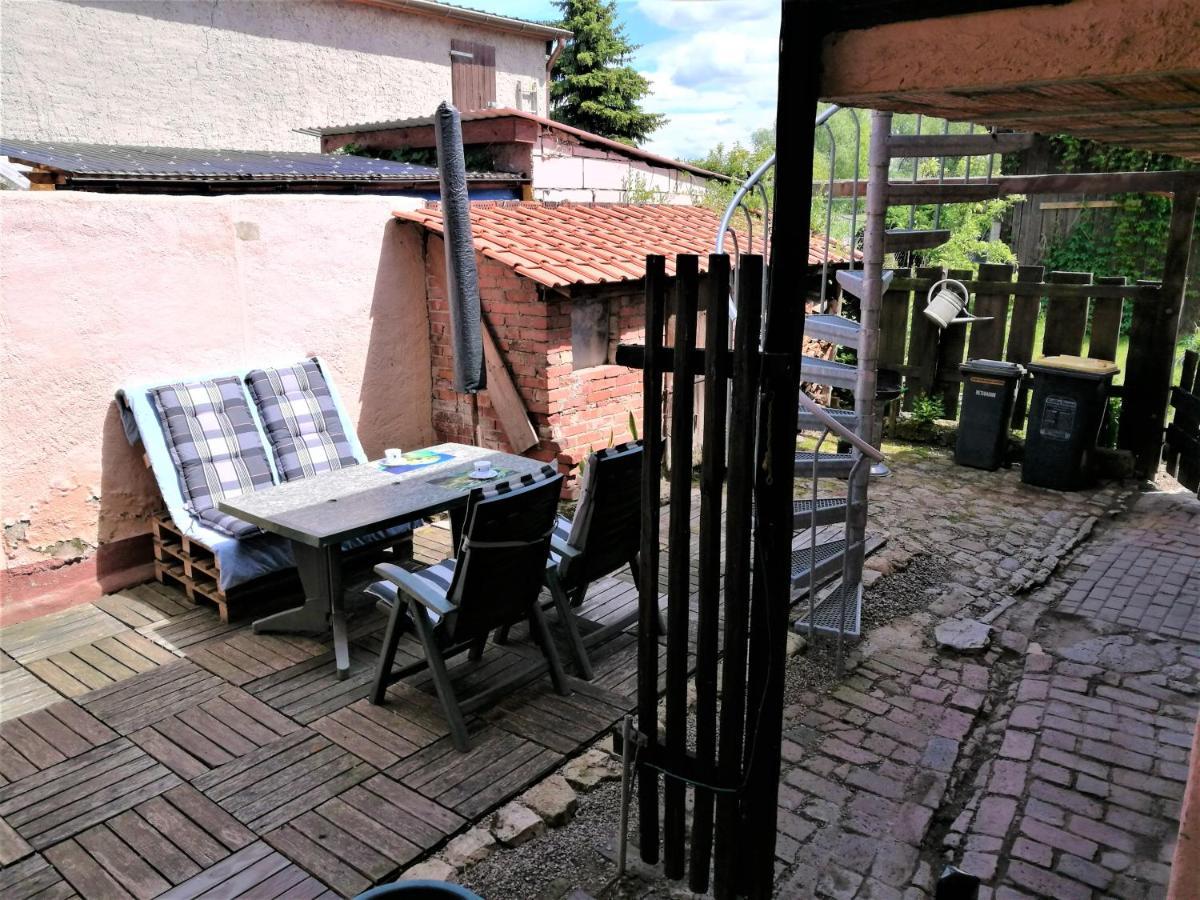 Familienfreundliches Ferienhaus Mit 3 Schlafzimmern Oldisleben ภายนอก รูปภาพ
