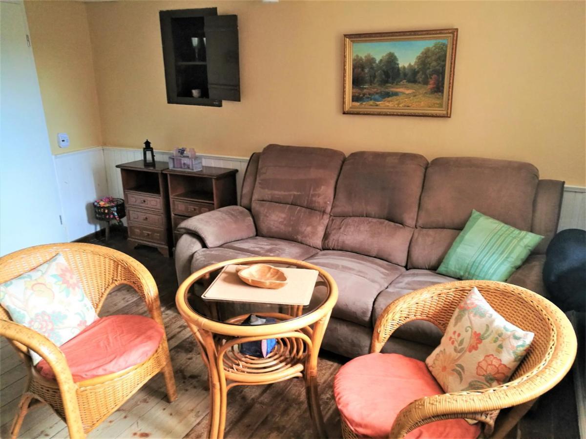 Familienfreundliches Ferienhaus Mit 3 Schlafzimmern Oldisleben ภายนอก รูปภาพ
