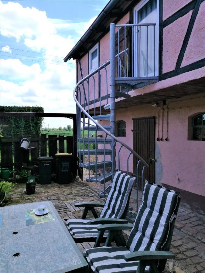 Familienfreundliches Ferienhaus Mit 3 Schlafzimmern Oldisleben ภายนอก รูปภาพ