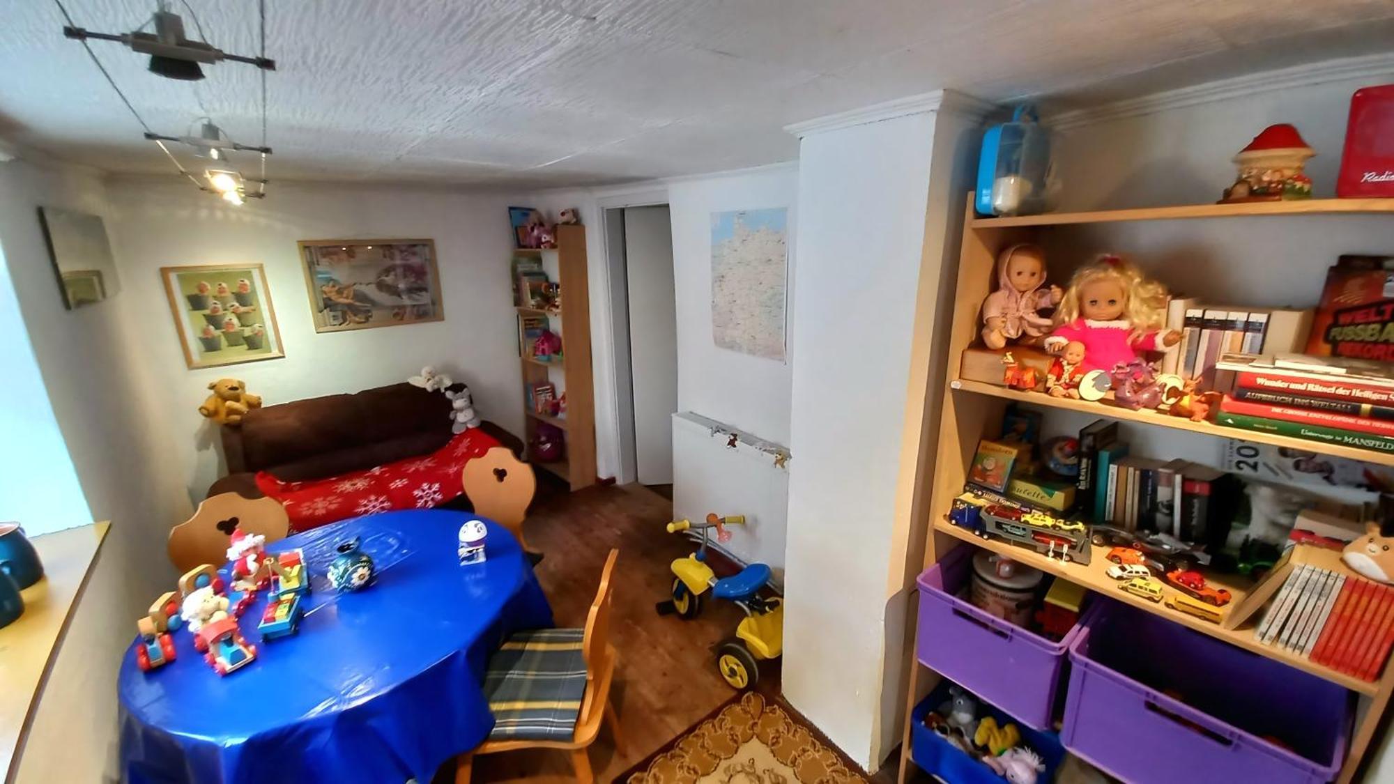 Familienfreundliches Ferienhaus Mit 3 Schlafzimmern Oldisleben ภายนอก รูปภาพ